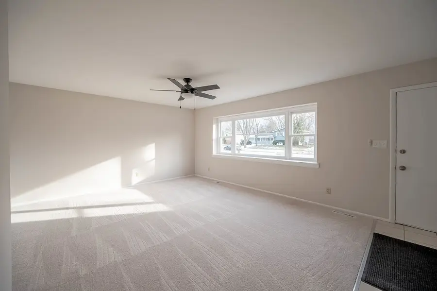 266 Dartmoor Drive, Crystal Lake, IL 60014 - Image #2