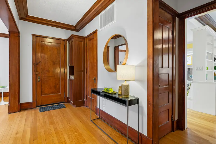 719 W Bittersweet Place #L6, Chicago, IL 60613 - Image #2