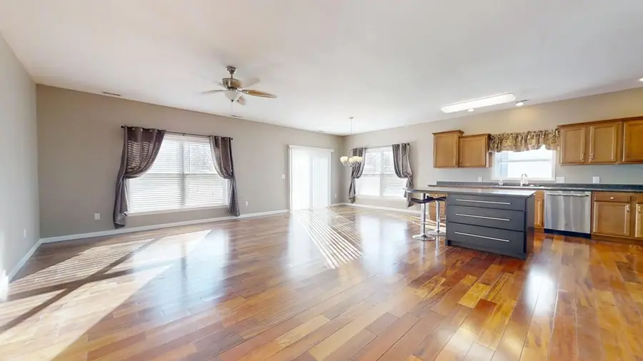 911 E Barker Street, Tuscola, IL 61953 - Image #3