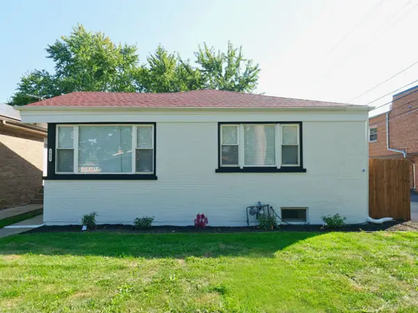 8415 Trumbull Avenue, Skokie, IL 60076