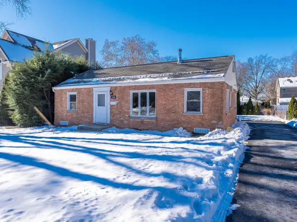 1110 S Gables Boulevard, Wheaton, IL 60189