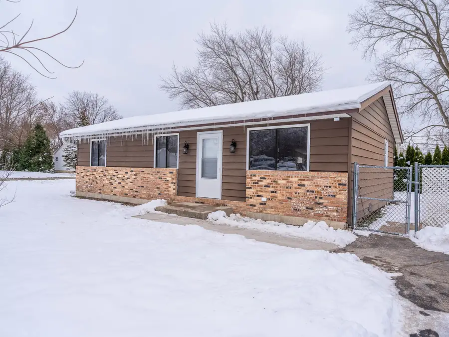 1807 Parklane Avenue, McHenry, IL 60050 - Image #2