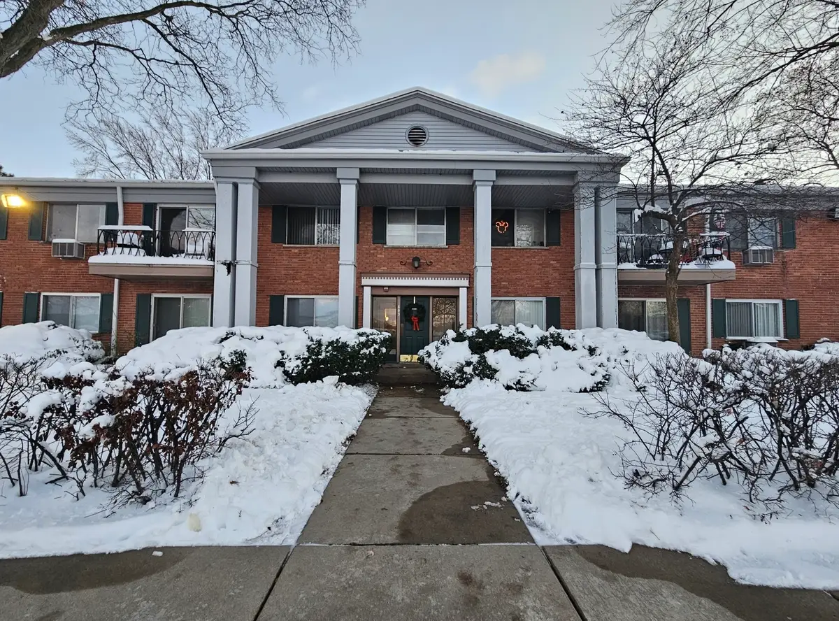 603 E Falcon Drive #104A, Arlington Heights, IL 60005 - Image #1