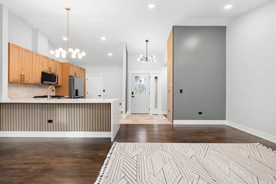 531 Lasalle Lane, Buffalo Grove, IL 60089 - Image #2