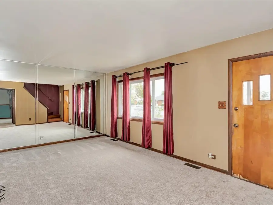 7948 Merrimac Avenue, Burbank, IL 60459 - Image #3