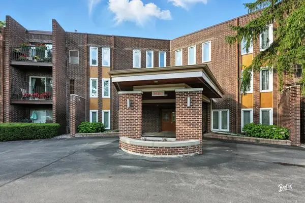 1425 Sandpebble Drive #340, Wheeling, IL 60090 - Image #1