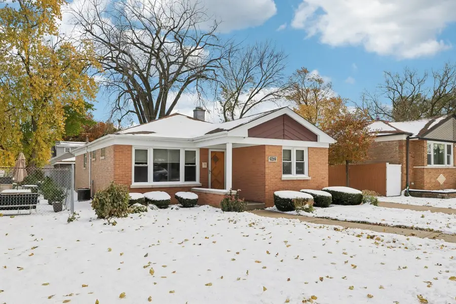 9219 S Spaulding Avenue, Evergreen Park, IL 60805 - Image #3