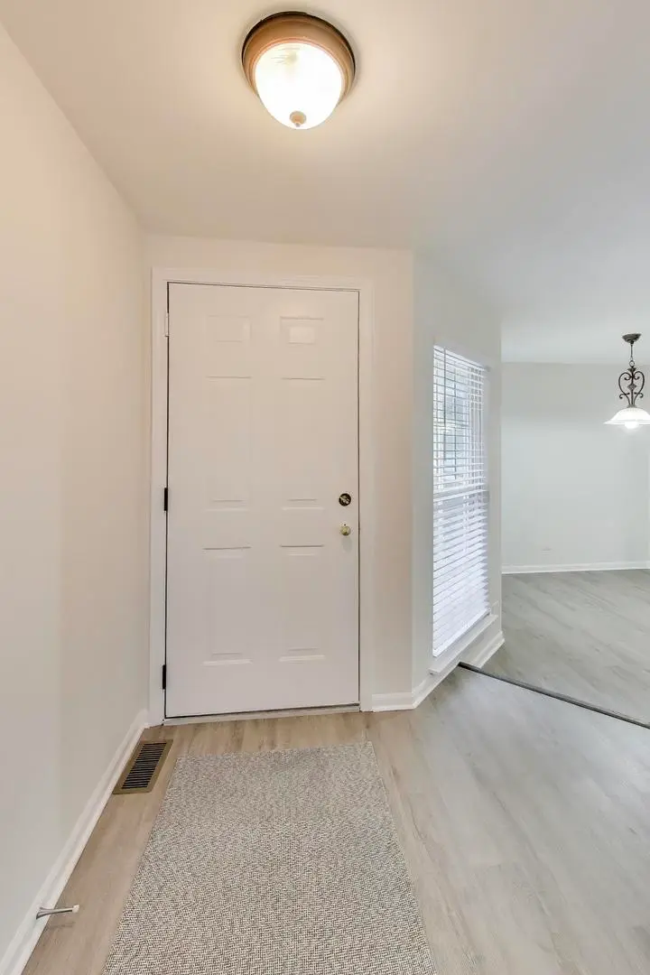 716 Clover Hill Court, Elk Grove Village, IL 60007 - Image #3