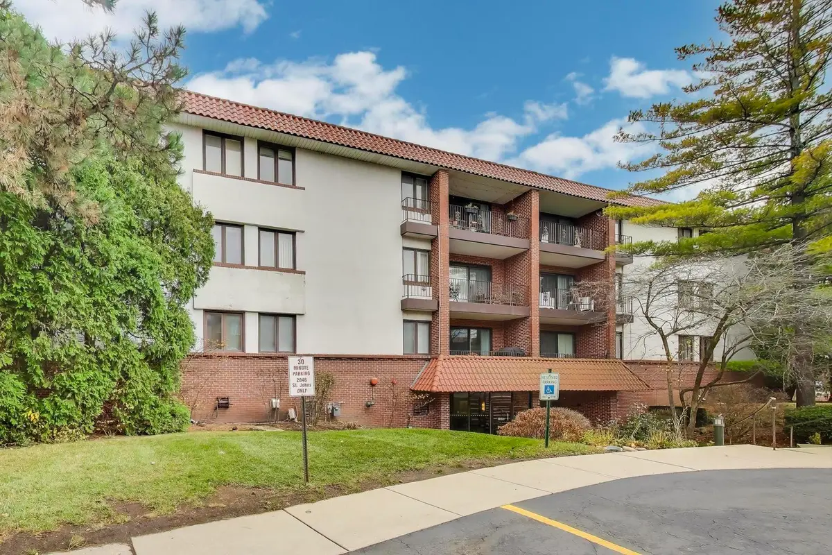 2046 Saint Johns Avenue #4b, Highland Park, IL 60035 - Image #1