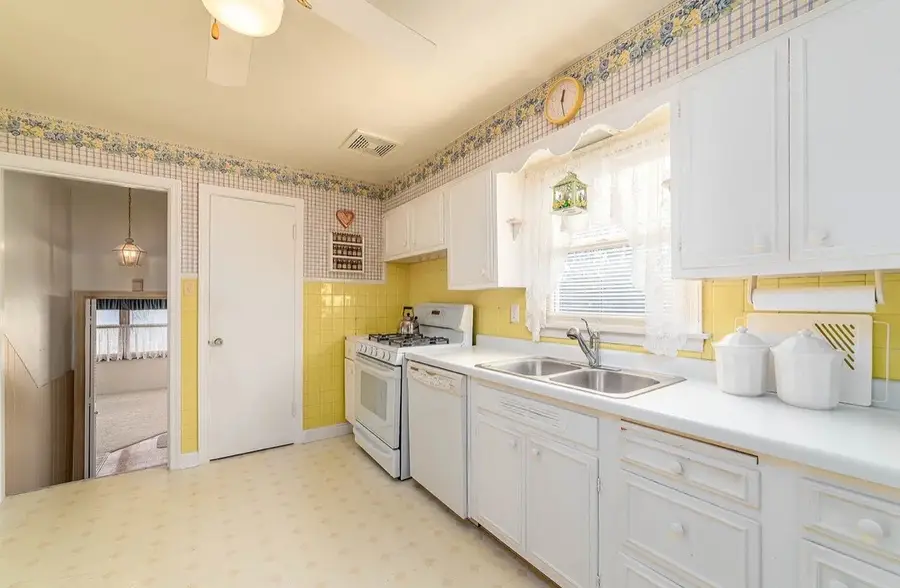 18419 Gottschalk Avenue, Homewood, IL 60430 - Image #3