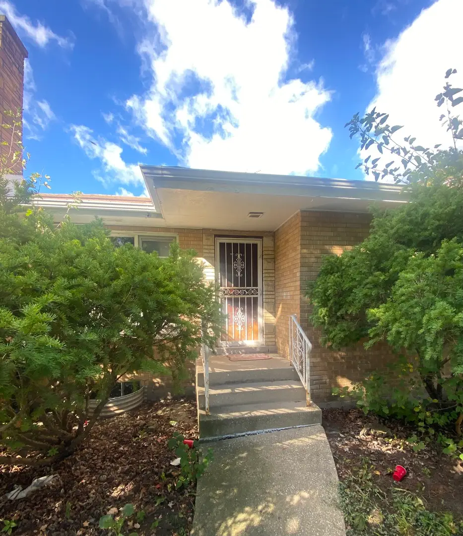 9716 S Prairie Avenue, Chicago, IL 60628 - Image #1
