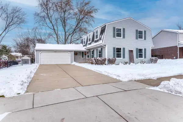 1010 W Haven Drive, Arlington Heights, IL 60005