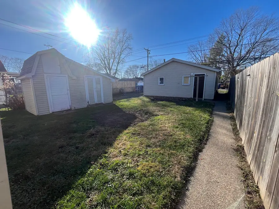 153 N Douglas Avenue, Bradley, IL 60915 - Image #2