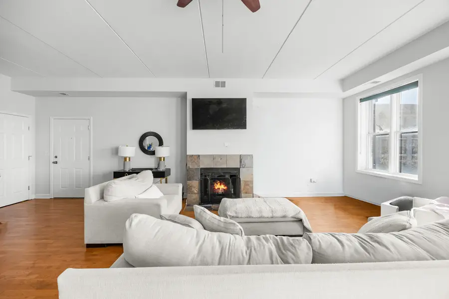 2602 W Diversey Avenue #402, Chicago, IL 60647 - Image #3