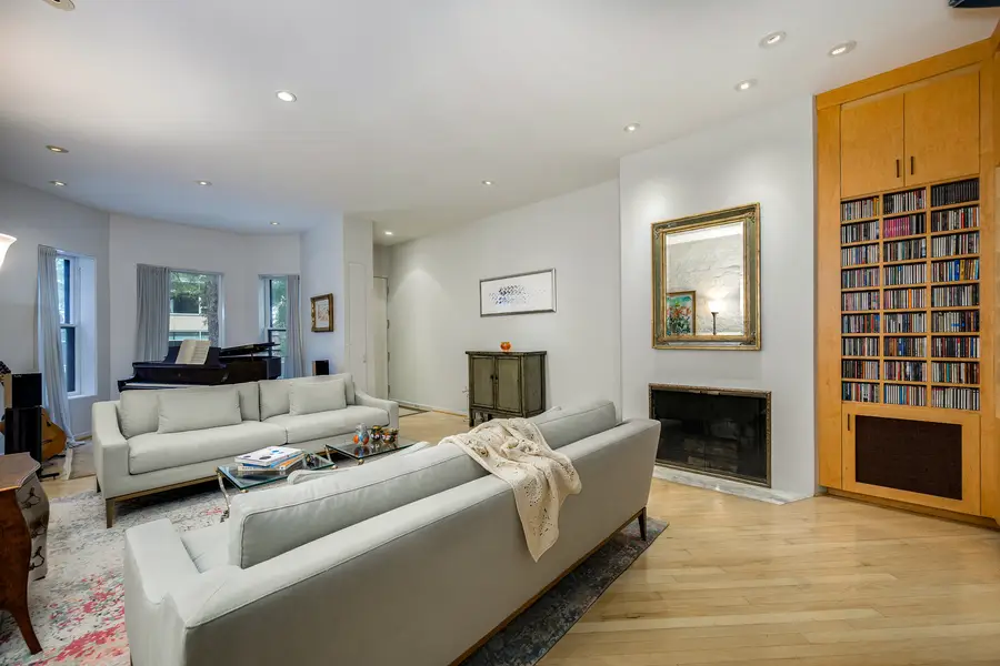 2729 N Hampden Court, Chicago, IL 60614 - Image #3