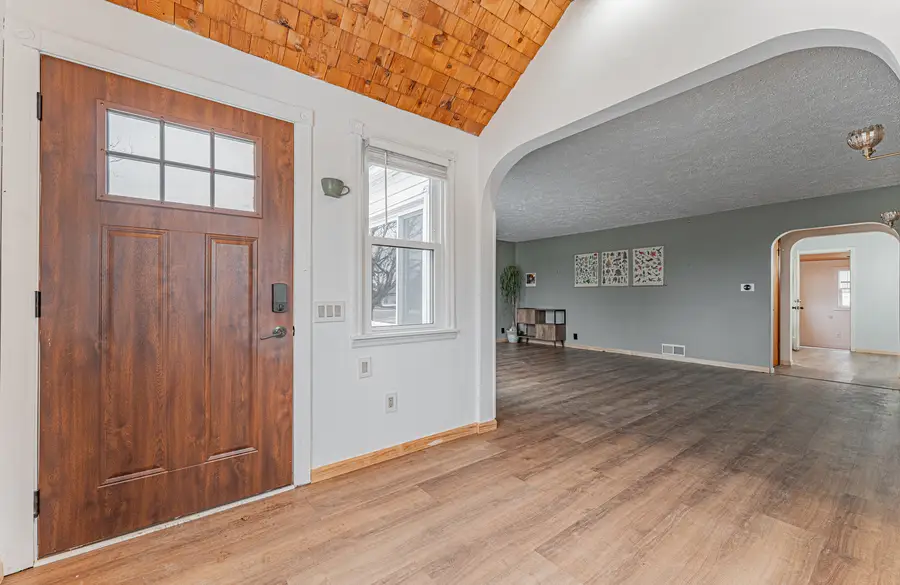 205 E Park Street, Danvers, IL 61732 - Image #2