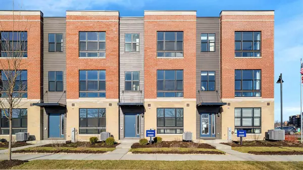 302 Summit Circle, Lombard, IL 60148