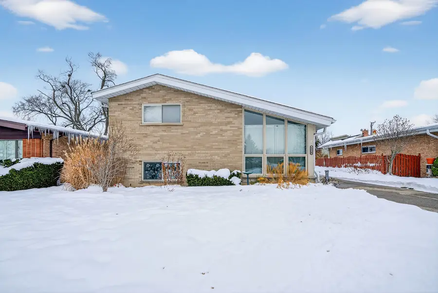 8516 W Normal Avenue, Niles, IL 60714 - Image #2