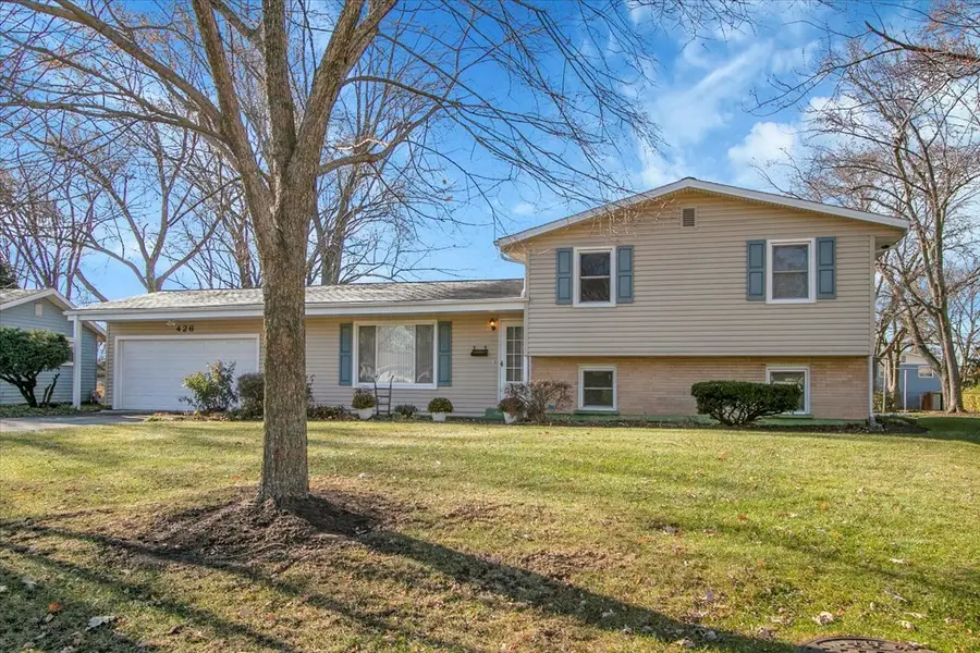 426 Thunderbird Trail, Carol Stream, IL 60188 - Image #2