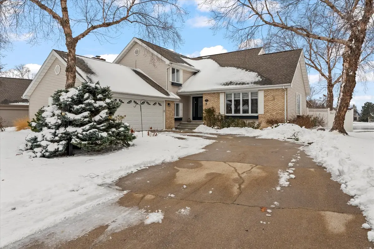 2501 Cherry Hills Drive, Champaign, IL 61822 - Image #1