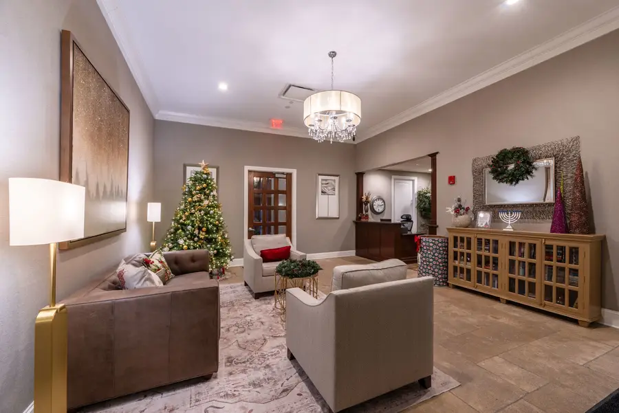 151 W Wing Street #301, Arlington Heights, IL 60005 - Image #2