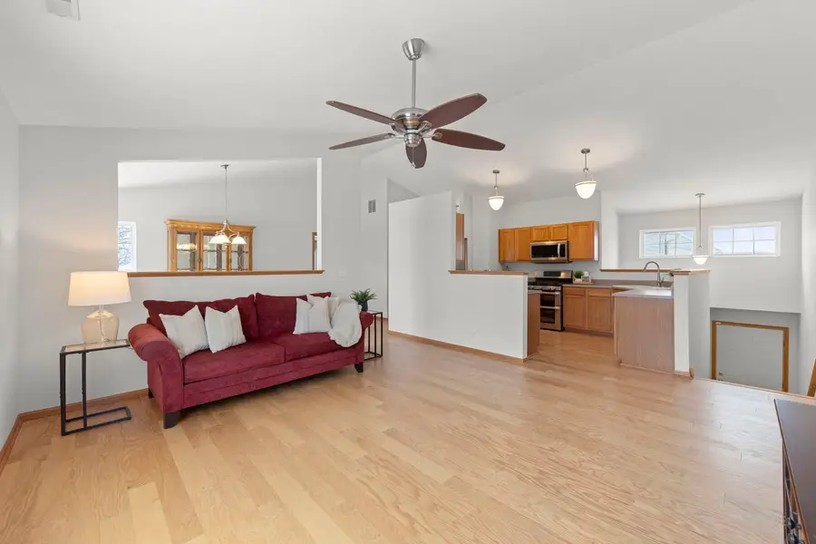 253 Nicole Drive #E, South Elgin, IL 60177 - Image #2