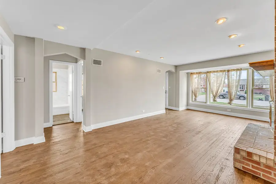 10026 S Spaulding Avenue, Evergreen Park, IL 60805 - Image #2