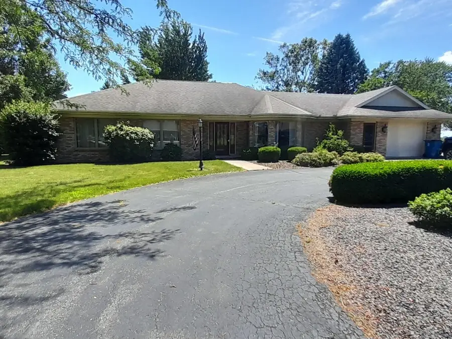 154 E Us 34 Highway, Mendota, IL 61342 - #2