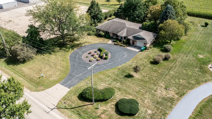 154 E Us 34 Highway, Mendota, IL 61342 - #3