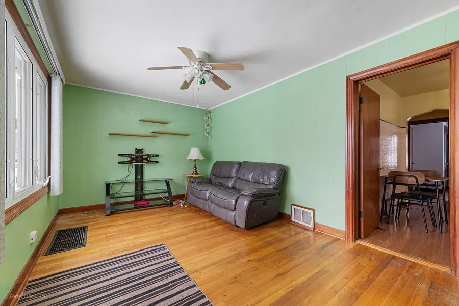 5117 S Luna Avenue, Chicago, IL 60638 - Image #2