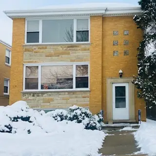 5555 N Mango Avenue, Chicago, IL 60630