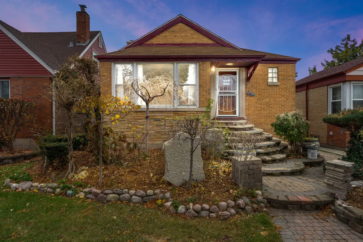 7944 S Trumbull Avenue, Chicago, IL 60652 - Image #1