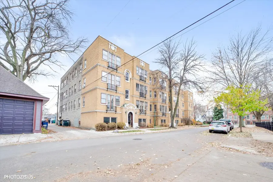 845 Pleasant Street #2E, Oak Park, IL 60302 - Image #2