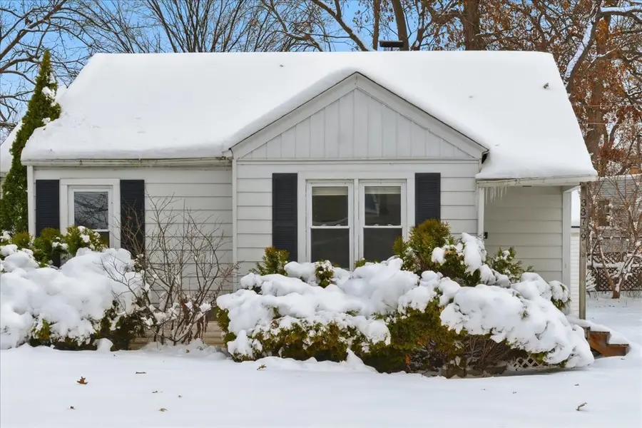 33759 N Lake Shore Drive, Grayslake, IL 60030 - Image #2