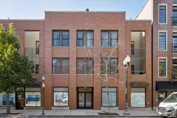 4118 N Lincoln Avenue #202, Chicago, IL 60618