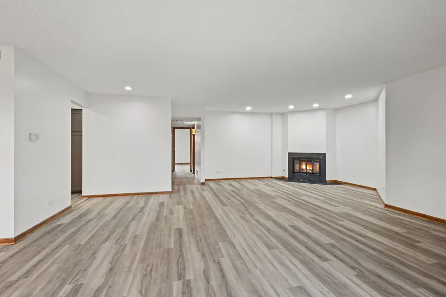 7978 S Garfield Avenue #206, Burr Ridge, IL 60527 - Image #3