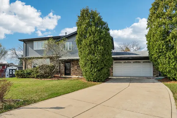 8853 W 97th Place, Palos Hills, IL 60465