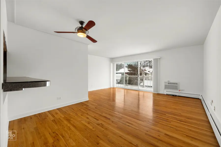 81 S 6th Avenue #202, La Grange, IL 60525 - Image #2