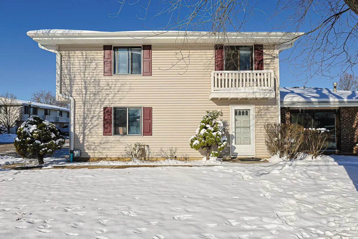 107 Tonset Court #107, Schaumburg, IL 60193 - Image #1