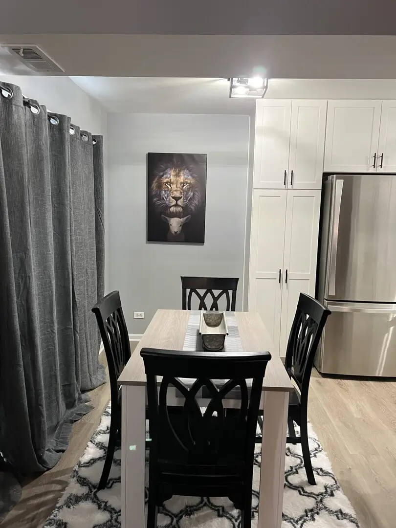 1687 Williamsburg Court #B, Wheaton, IL 60189 - Image #3