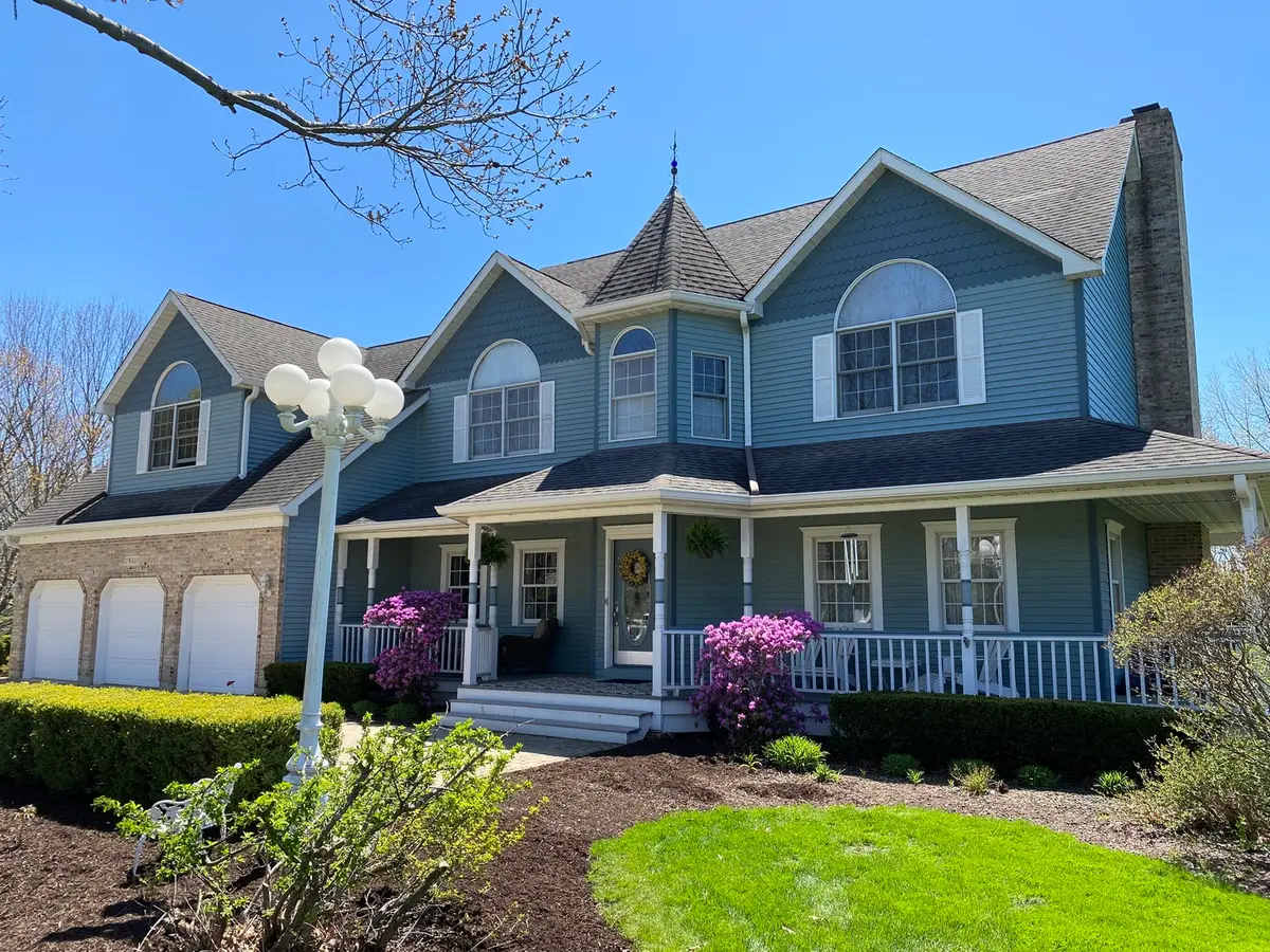 7N610 Cloverfield Circle, Saint Charles, IL 60175 - Image #1