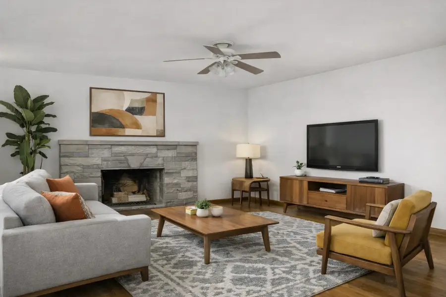 904 W Kirby Avenue, Champaign, IL 61821 - Image #3