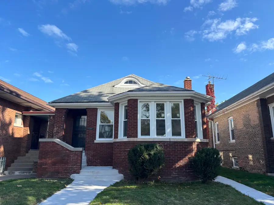 7745 S Luella Avenue, Chicago, IL 60649 - Image #2