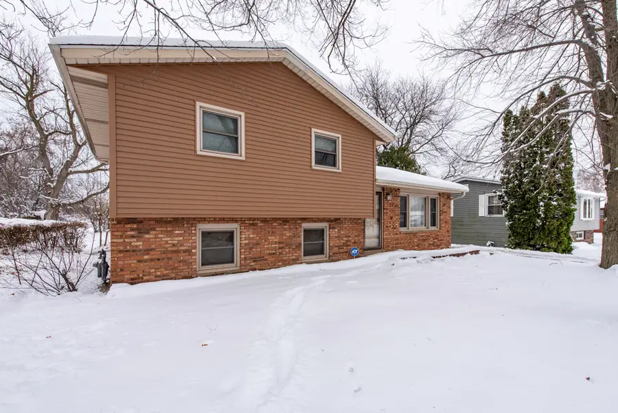 4004 Gregory Drive, Zion, IL 60099 - Image #2