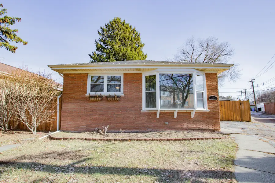 Address Withheld By Seller, Chicago, IL 60646 - Image #2