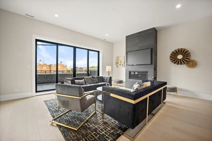 Address Withheld By Seller, Chicago, IL 60618 - #3