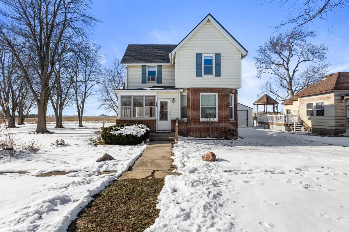 215 Chicago Street, Dewitt, IL 61735 - Image #1