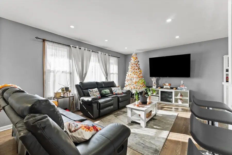 7624 Lockwood Avenue, Burbank, IL 60459 - Image #3