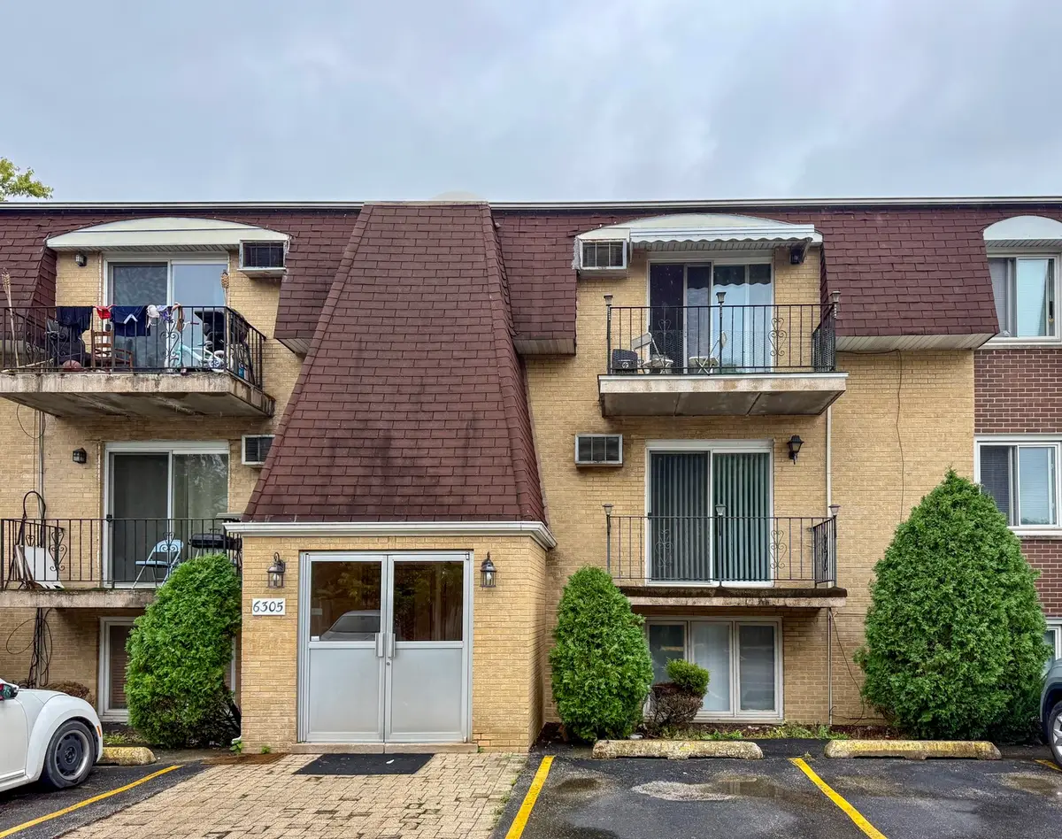 6305 Joliet Road #11, Countryside, IL 60525 - Image #1