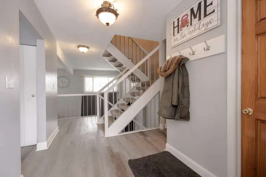 746 E Devon Avenue, Roselle, IL 60172 - Image #3